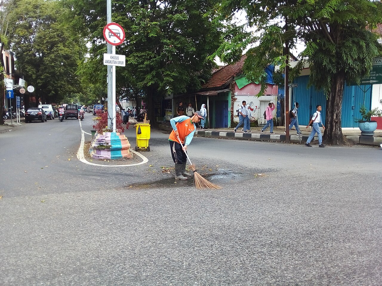 Pengelolaan sampah kembangtanjong